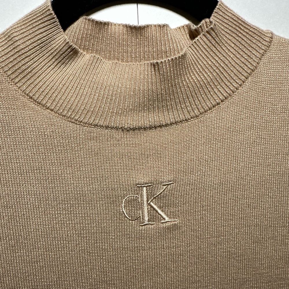 Calvin Klein Jeans women’s Beige Crewneck Sweater - Picture 3 of 7